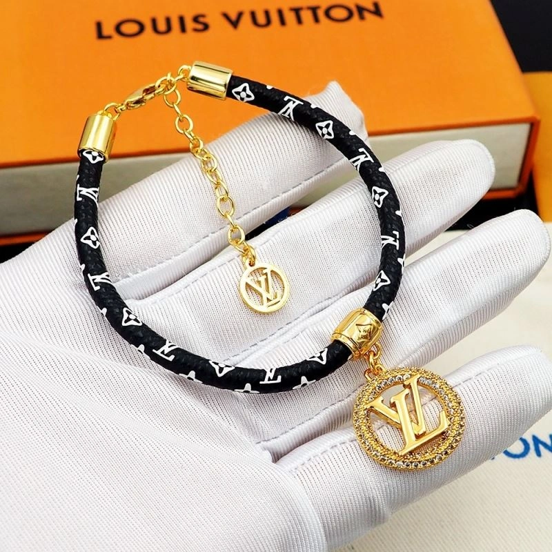 Lightweight Louis Vuitton Bracelets 251139