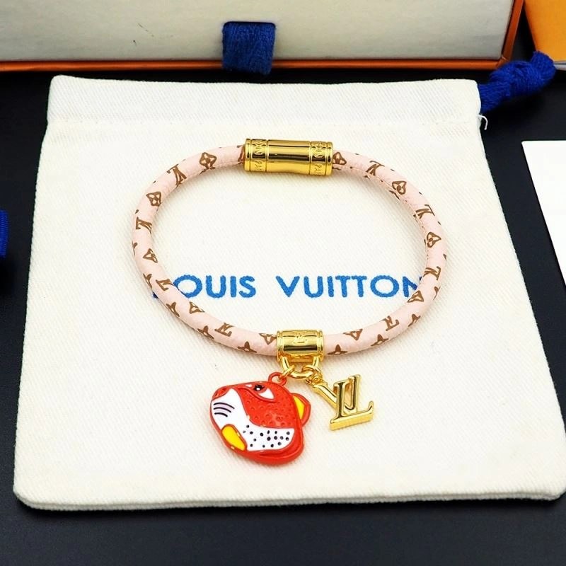 Louis Vuitton Bracelets Comfortable 251109