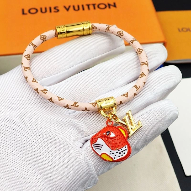 Louis Vuitton Bracelets Comfortable 251109