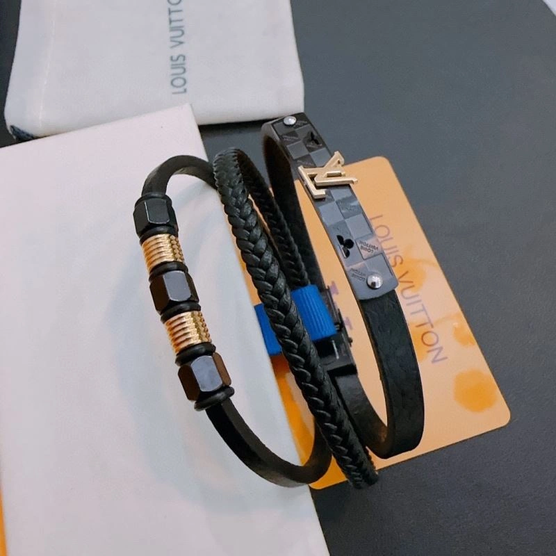 Stylish Louis Vuitton Bracelets 251107