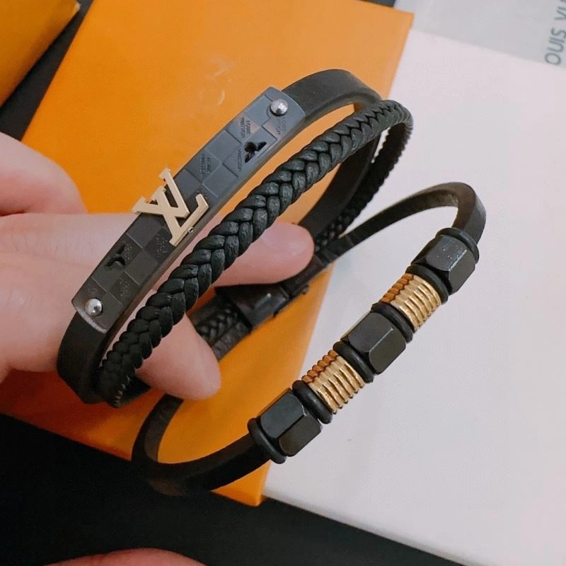 Stylish Louis Vuitton Bracelets 251107