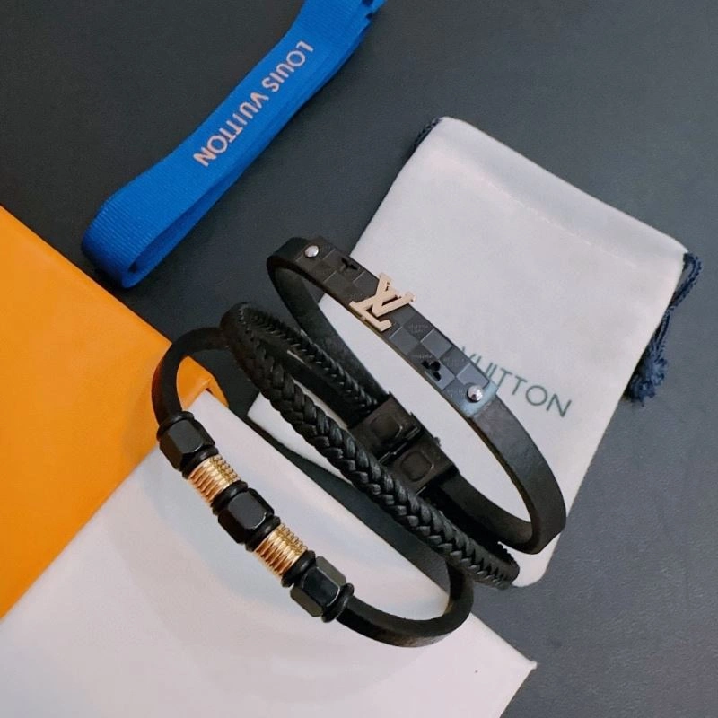 Stylish Louis Vuitton Bracelets 251107