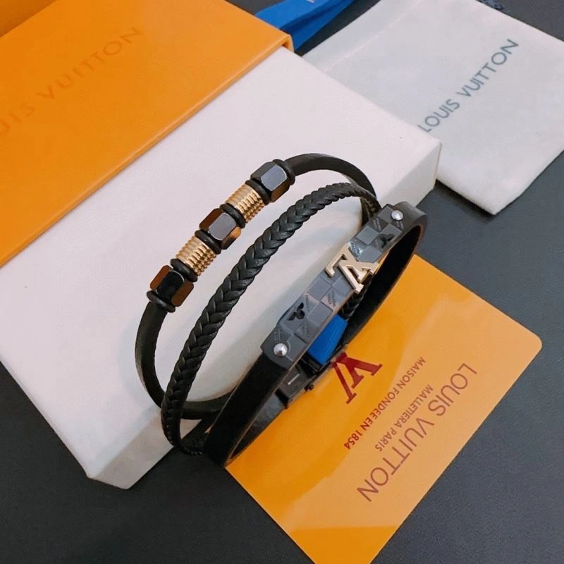 Stylish Louis Vuitton Bracelets 251107