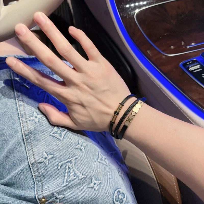 Louis Vuitton Bracelets Chic 251105