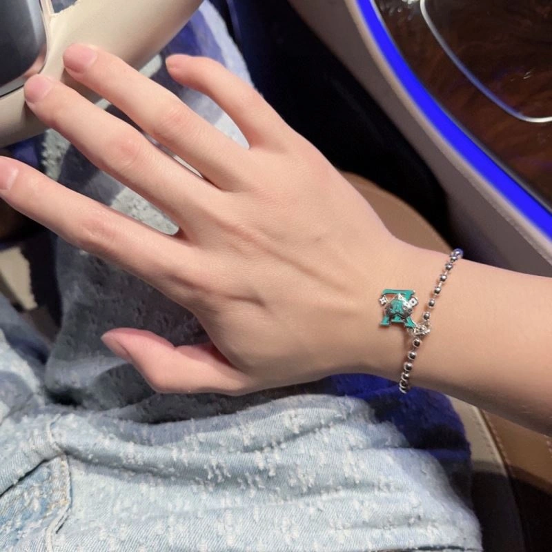 Louis Vuitton Bracelets Sporty 250980