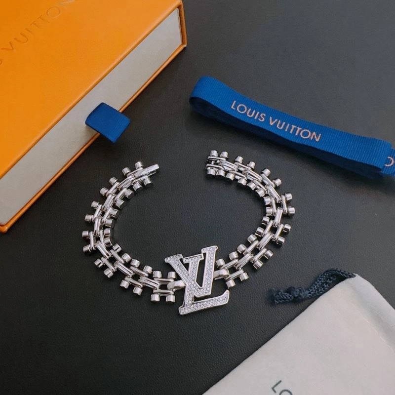 Louis Vuitton Bracelets Breathable 250981
