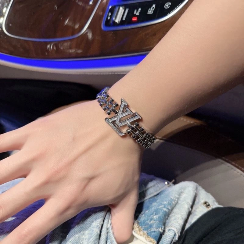 Louis Vuitton Bracelets Breathable 250981
