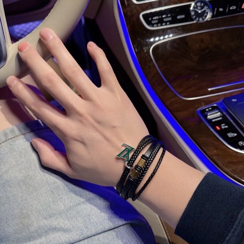 Louis Vuitton Bracelets Soft 250982