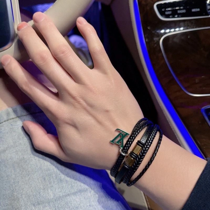 Louis Vuitton Bracelets Soft 250982