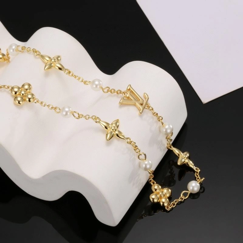 Efficient Louis Vuitton Bracelets 250975