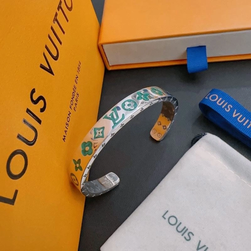QuickDry Louis Vuitton Bracelets 250956