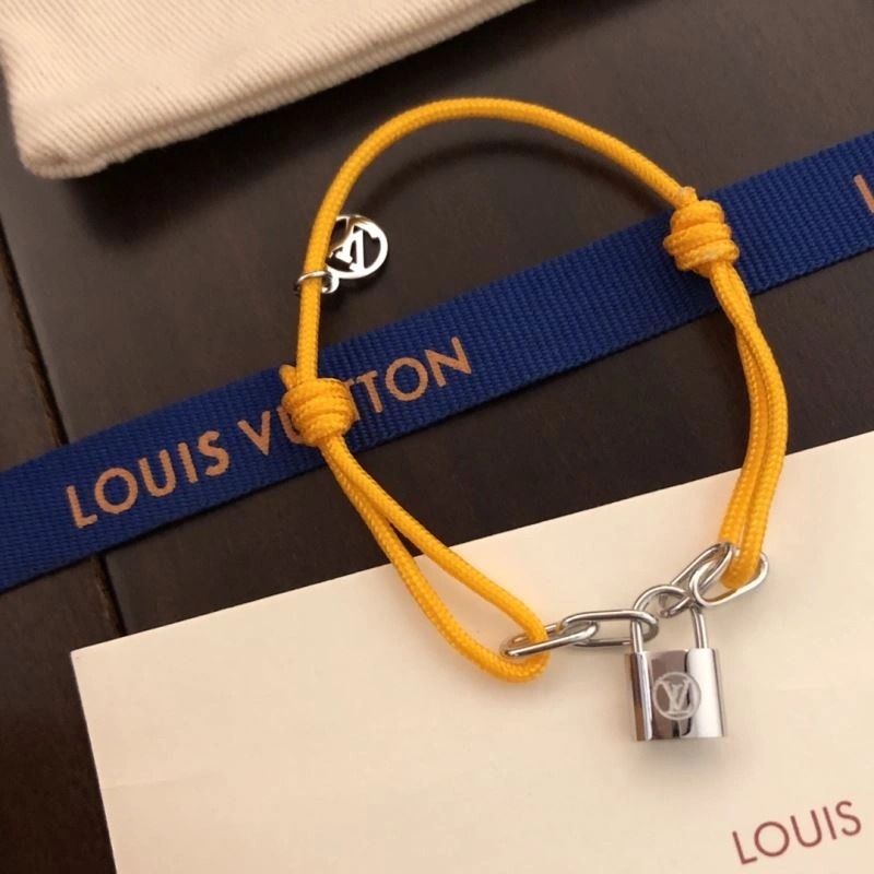 Louis Vuitton Bracelets WellDesigned 250946