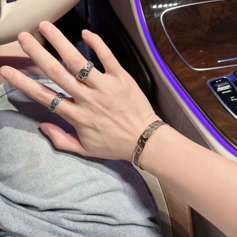 Louis Vuitton Bracelets TopPick 250965