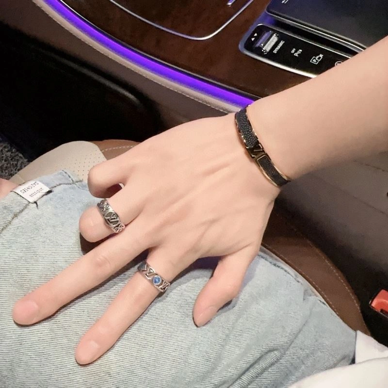 SoftTouch Louis Vuitton Bracelets 250945