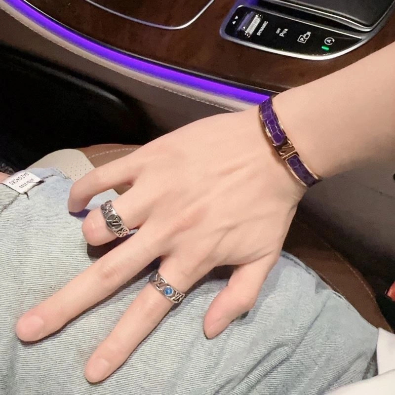 Louis Vuitton Bracelets SmartChoice 250952
