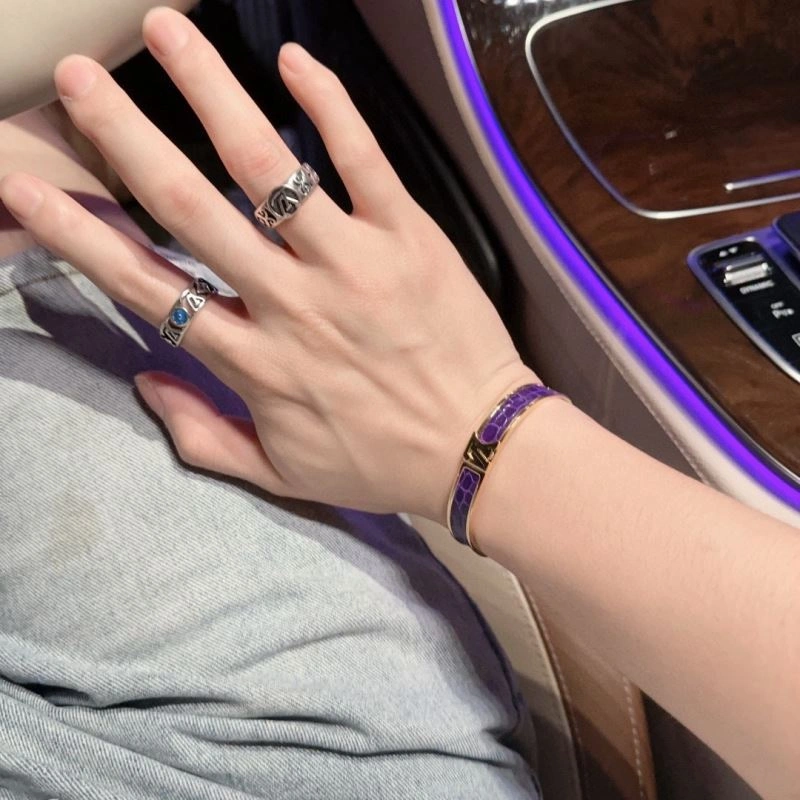 Louis Vuitton Bracelets SmartChoice 250952