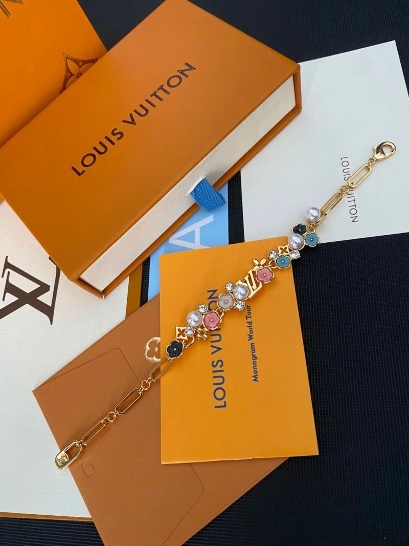 WellDesigned Louis Vuitton Bracelets 250947