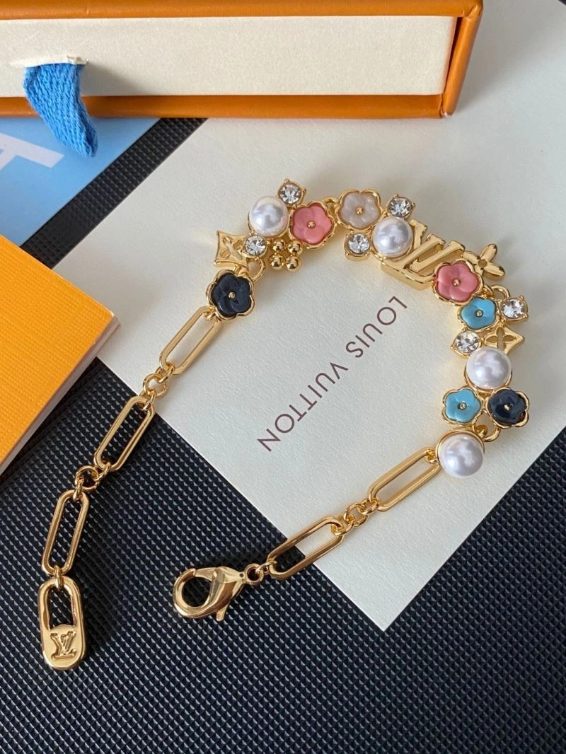 WellDesigned Louis Vuitton Bracelets 250947