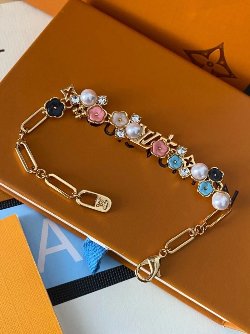 WellDesigned Louis Vuitton Bracelets 250947