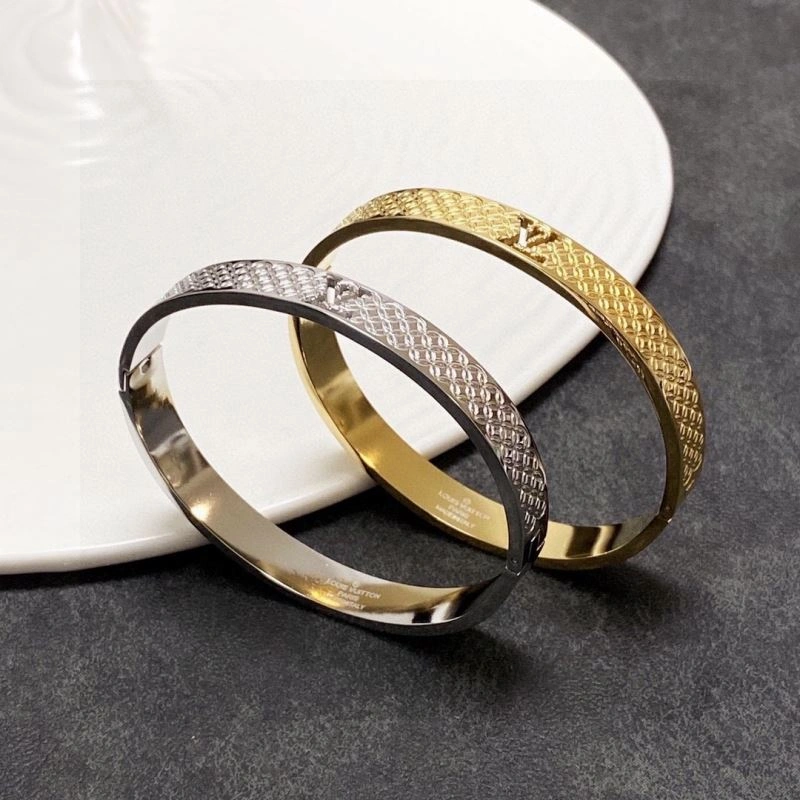 StreetReady Louis Vuitton Bracelets 250971