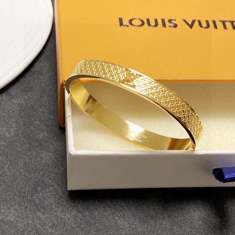 StreetReady Louis Vuitton Bracelets 250971