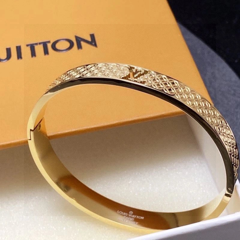 StreetReady Louis Vuitton Bracelets 250971
