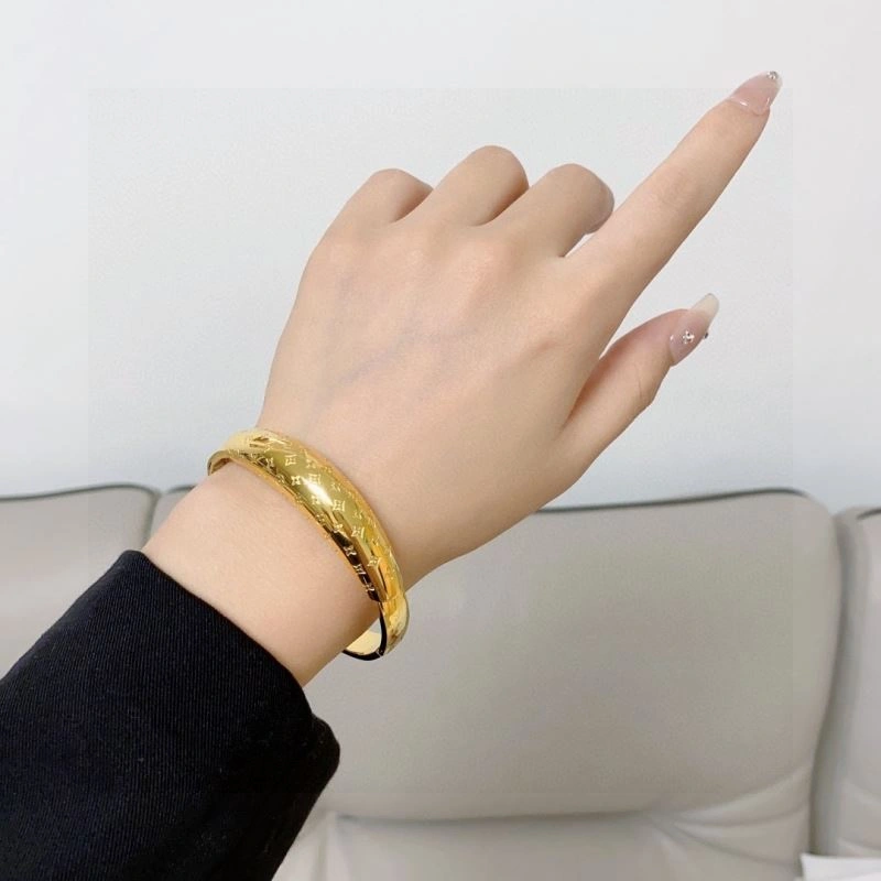 Louis Vuitton Bracelets TopPick 250954