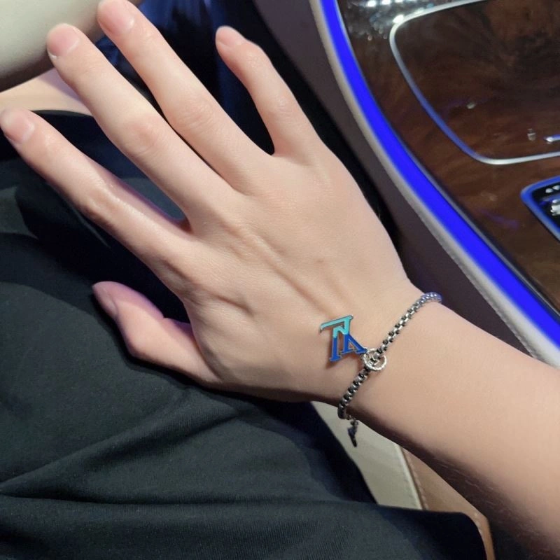 Louis Vuitton Bracelets Flexible 250967