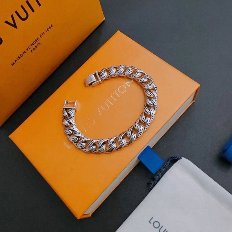Functional Louis Vuitton Bracelets 250968