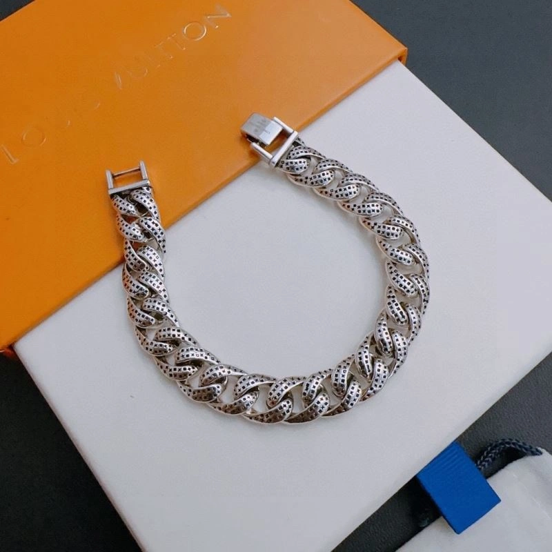 Functional Louis Vuitton Bracelets 250968