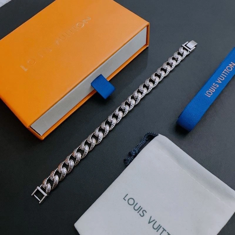 Functional Louis Vuitton Bracelets 250968