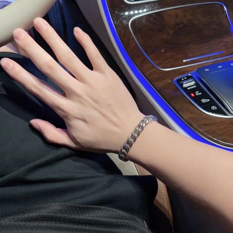 Functional Louis Vuitton Bracelets 250968