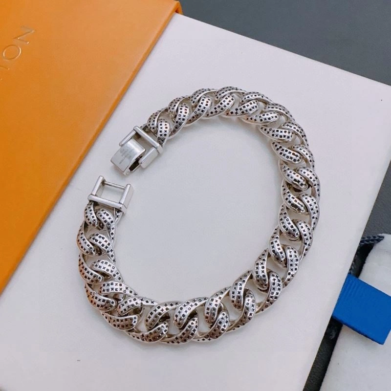 Functional Louis Vuitton Bracelets 250968