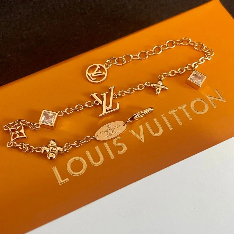 MoistureWicking Louis Vuitton Bracelets 250957