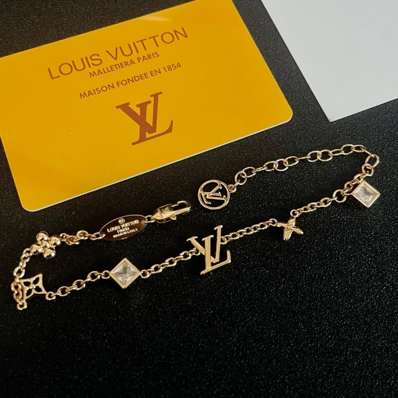 MoistureWicking Louis Vuitton Bracelets 250957