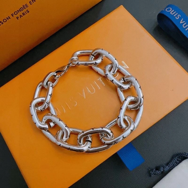 FreshLook Louis Vuitton Bracelets 250970