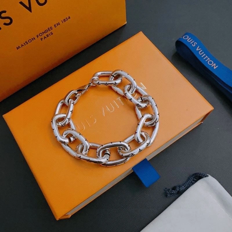 FreshLook Louis Vuitton Bracelets 250970