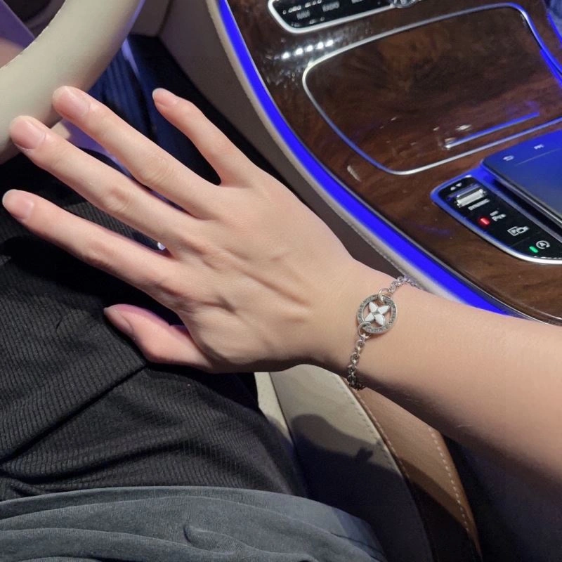 Louis Vuitton Bracelets SportInspired 250879