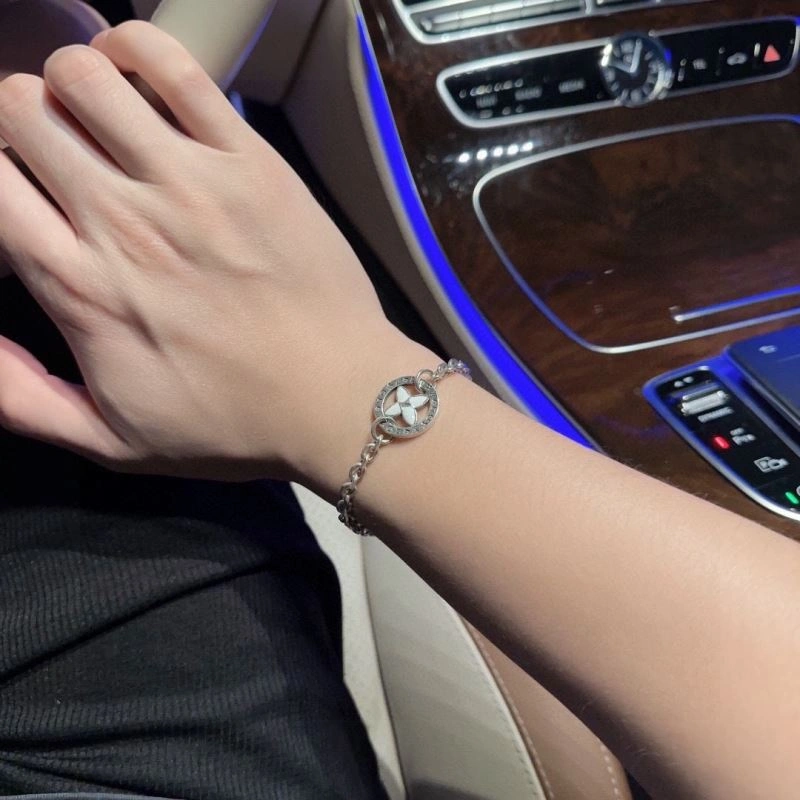 Louis Vuitton Bracelets SportInspired 250879