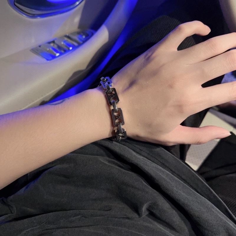 FlexibleFit Louis Vuitton Bracelets 250877