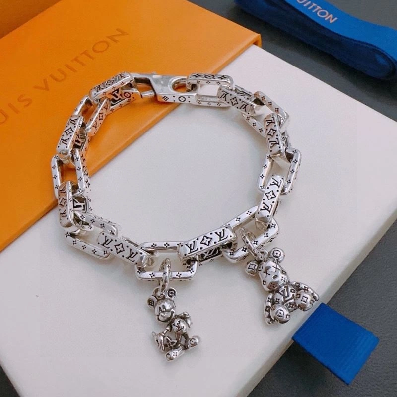 Louis Vuitton Bracelets Lightweight 250886