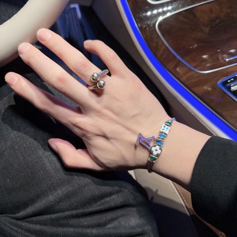 Louis Vuitton Bracelets RelaxedFit 250882