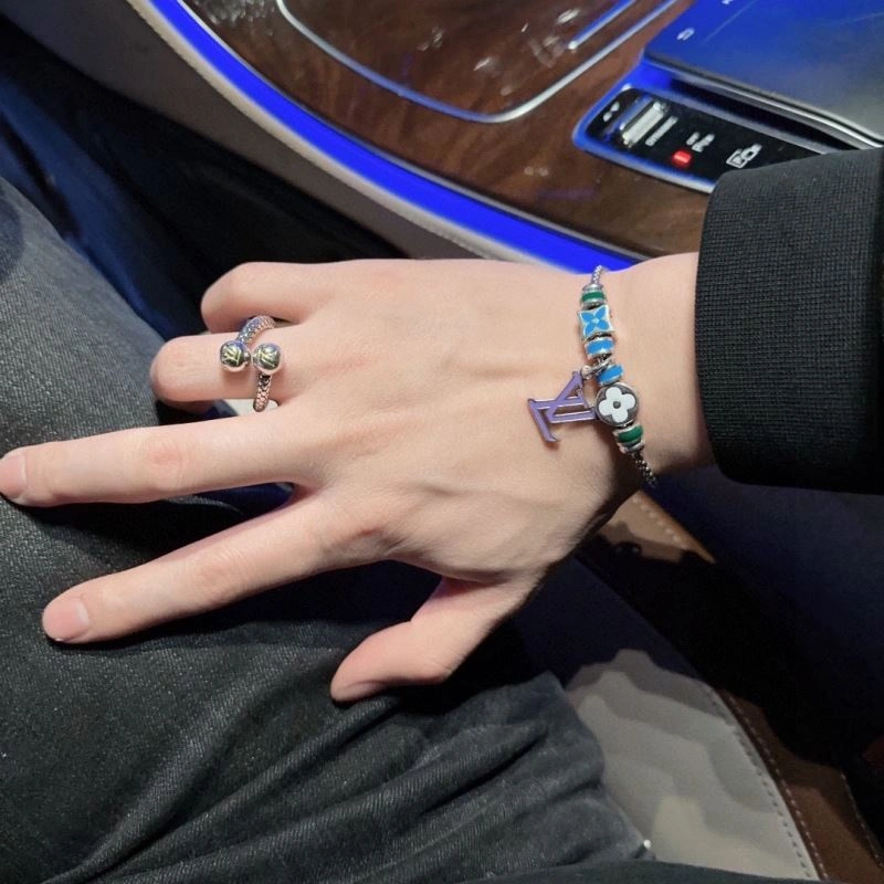 Louis Vuitton Bracelets RelaxedFit 250882