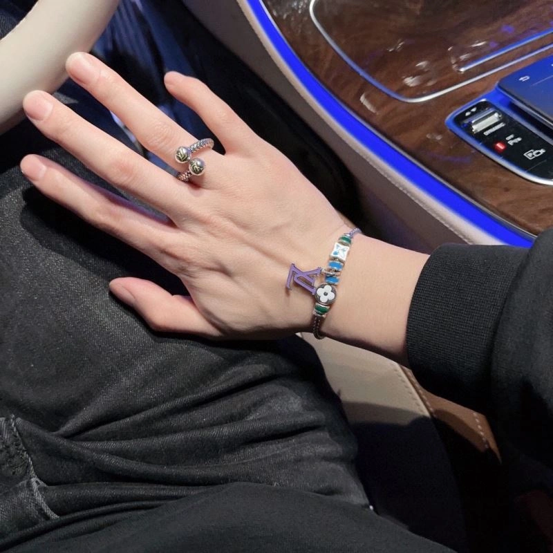 Louis Vuitton Bracelets RelaxedFit 250882