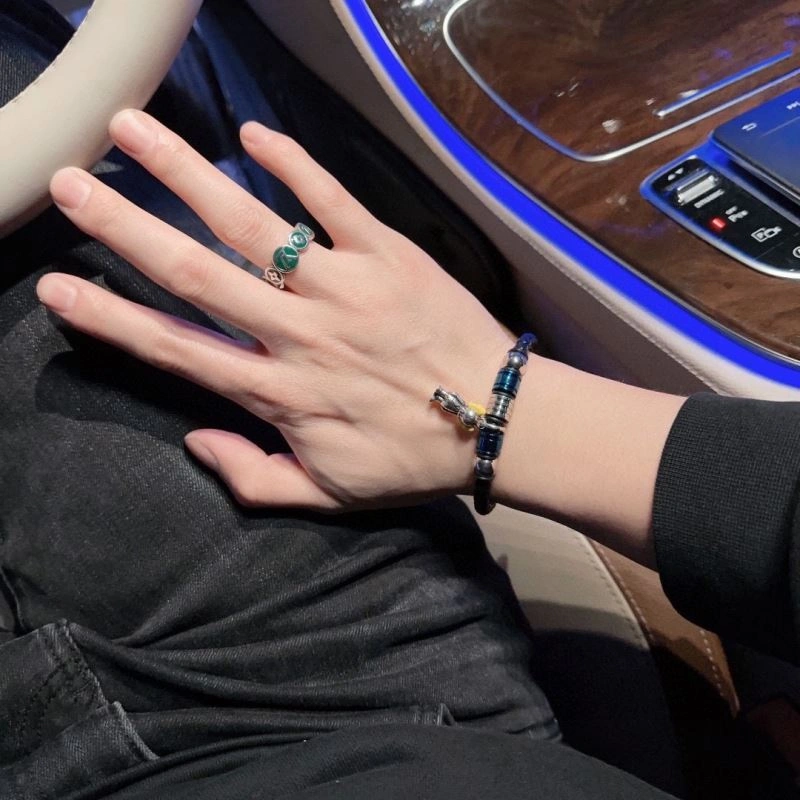 Louis Vuitton Bracelets NewStyle 250869