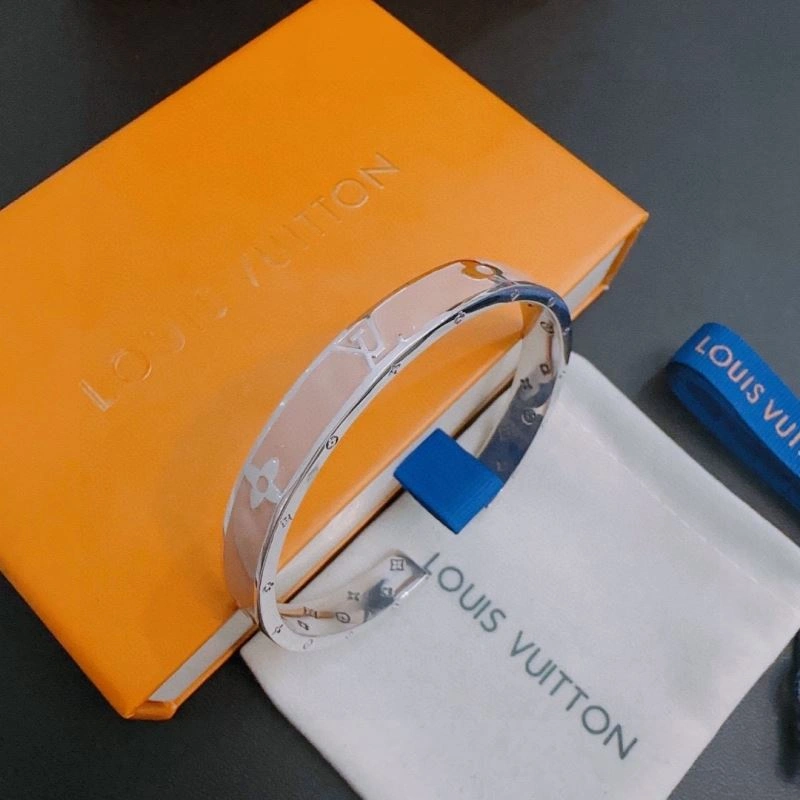 Louis Vuitton Bracelets Neat 250874