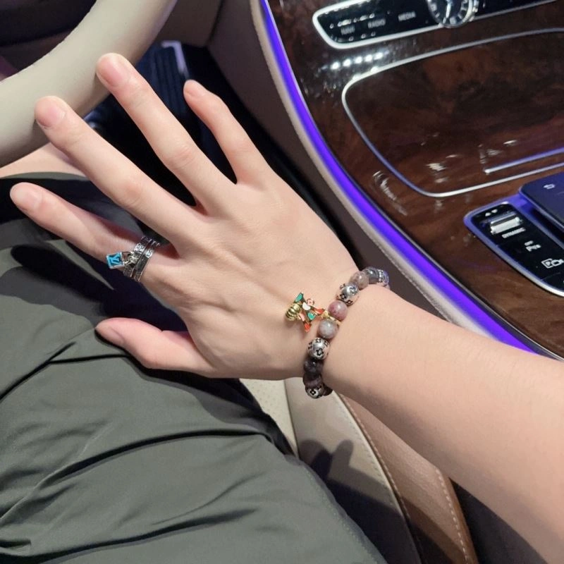 Louis Vuitton Bracelets WellDesigned 250845