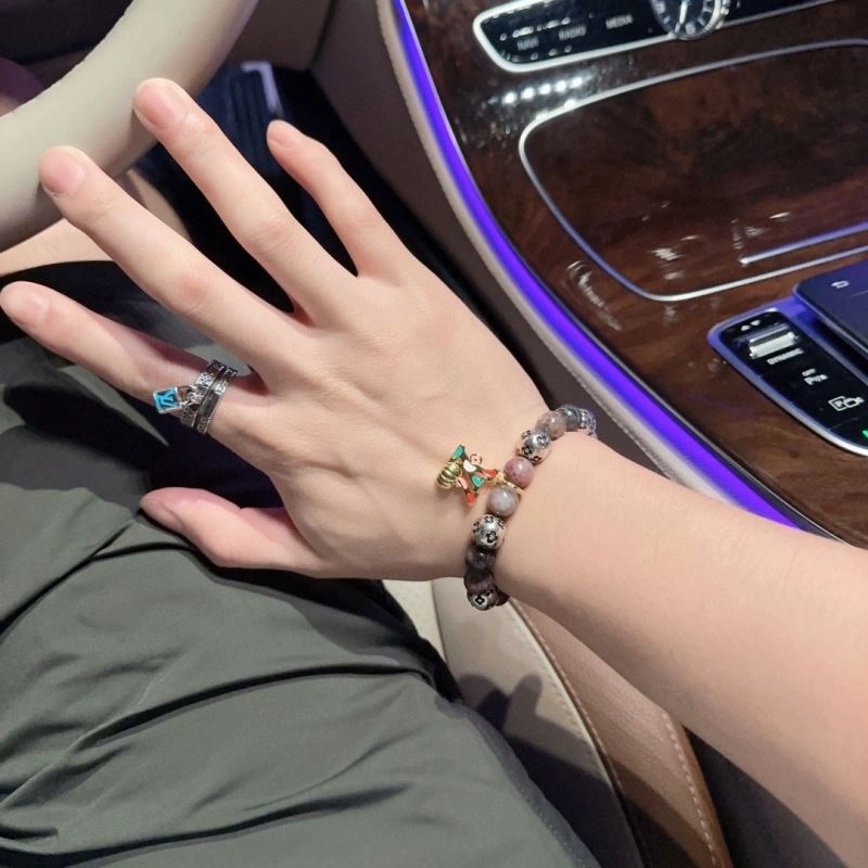 Louis Vuitton Bracelets WellDesigned 250845