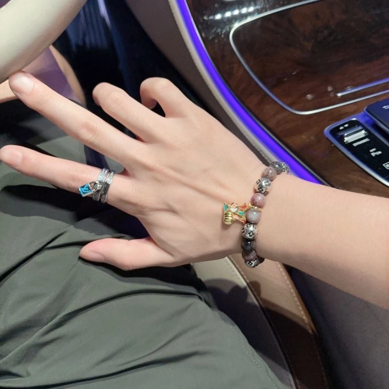 Louis Vuitton Bracelets WellDesigned 250845