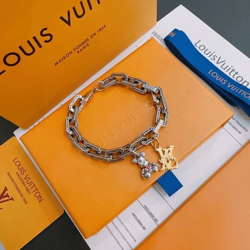 Lightweight Louis Vuitton Bracelets 250834